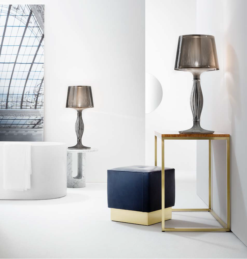 картинка Современные настольные лампы Настольная лампа SLAMP Liza LIZTM00PRS000RE000EU