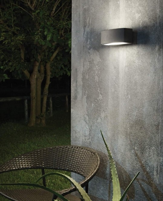 картинка Уличные настенные светильники Настенный уличный светильник Ideal Lux Andromeda 061580 AP1 Antracite