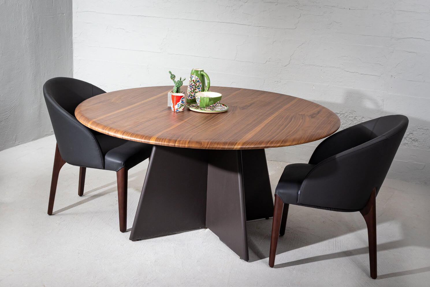 картинка Обеденные гарнитуры Стол обеденный TOGO Lotus DINING TABLE Walnut Veneer