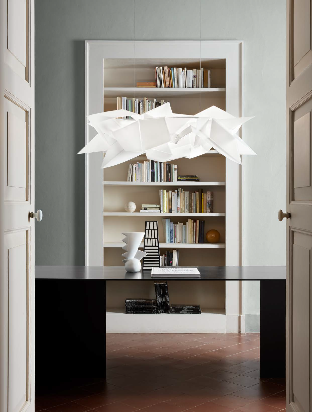 картинка Современные подвесные светильники Подвесной светильник SLAMP Cordoba CRDSM00WHT06T00000EU