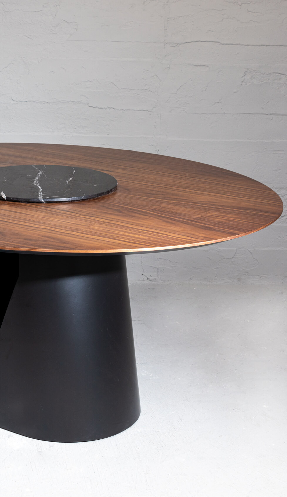 картинка Обеденные гарнитуры Стол обеденный TOGO Moment DINING TABLE
