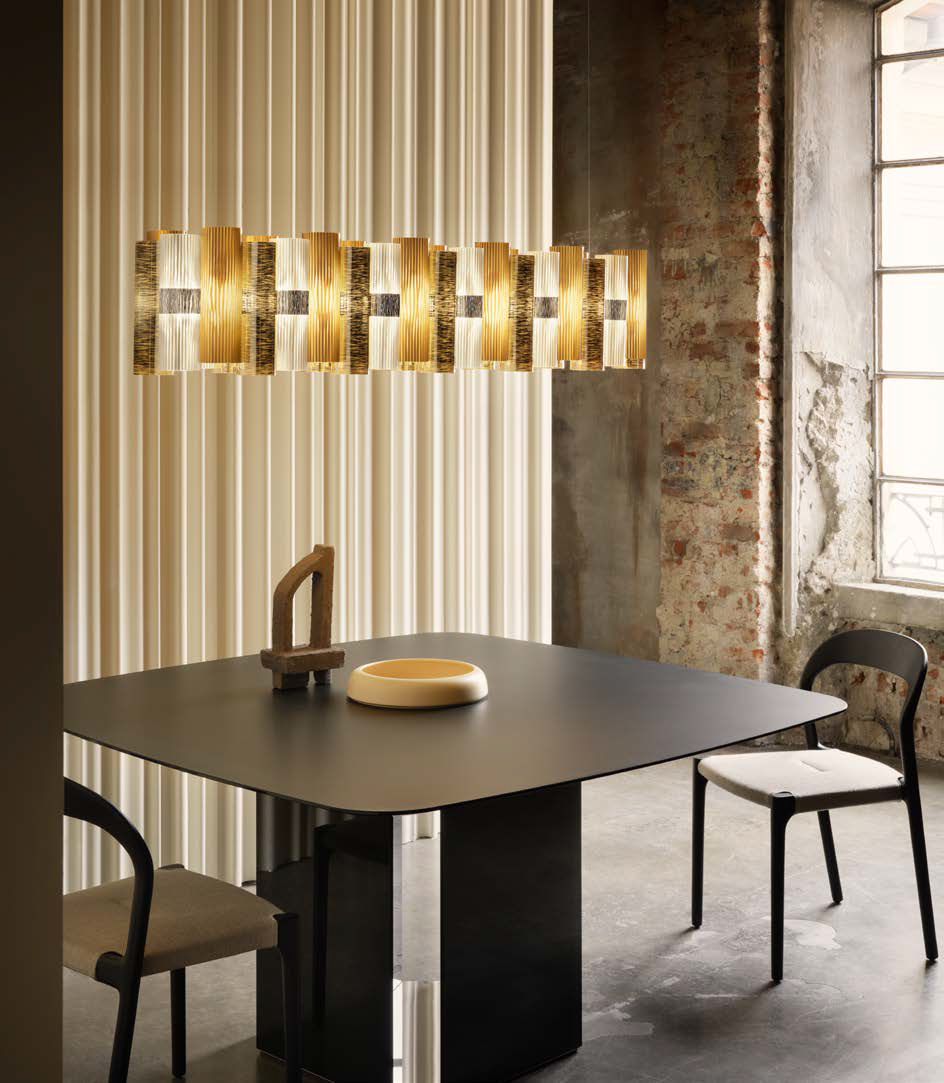 картинка Линейные подвесные светильники Подвесной линейный светильник SLAMP La lollo linear 140 LALS3XLGLD01T00NMTEU